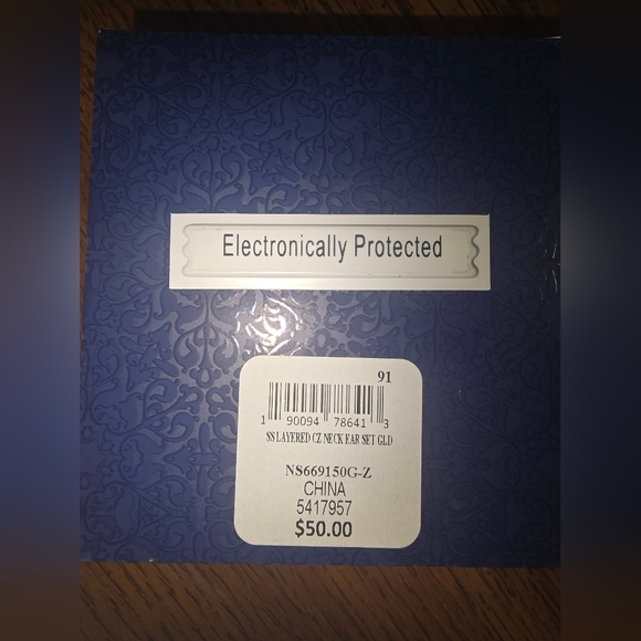 Lumineux Designs Sterling Silver Necklace w/ a 14/16+2 inch Chain + Earrings Set - Picture 10 of 10